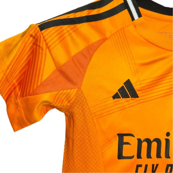 Kit alternativo infantil del Real Madrid 24/25