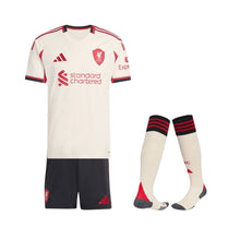 Kit infantil de visitante del Liverpool 25/26