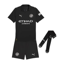Kit infantil de visitante del Manchester City 25/26