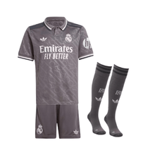 Tercera equipación del Real Madrid 24/25
