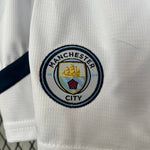 Kit local para niños del Manchester City 24/25